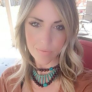 Meet your Posher, Danae